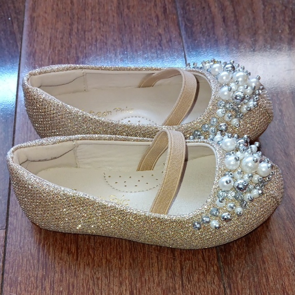 Gold Glittering Shoes
